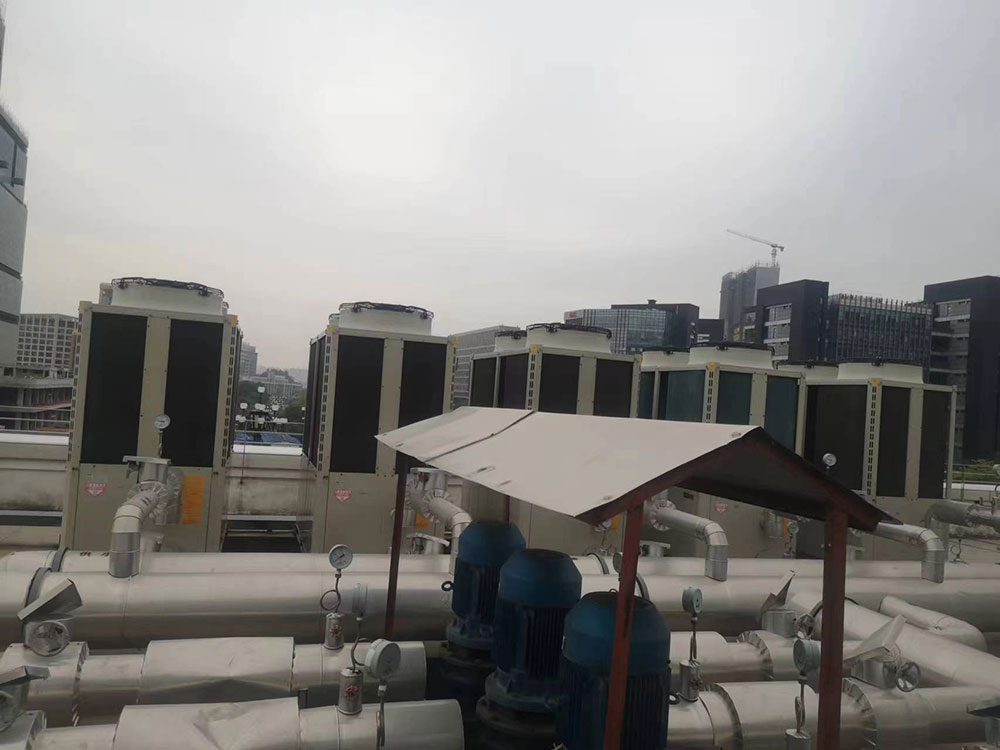 特灵欧科约克风冷冷水机组维修.jpg